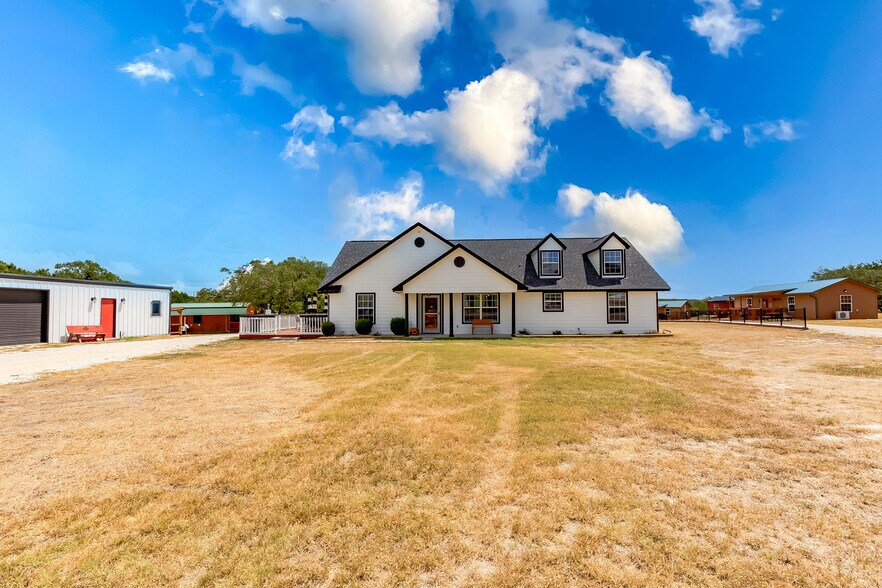 More Photos Of 200 King Ranch Rd, Gatesville Specialty For Sale