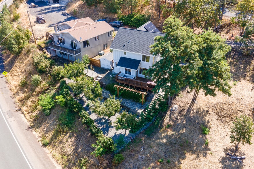 More Photos Of 407 Huskey Rd, Mosier Specialty For Sale