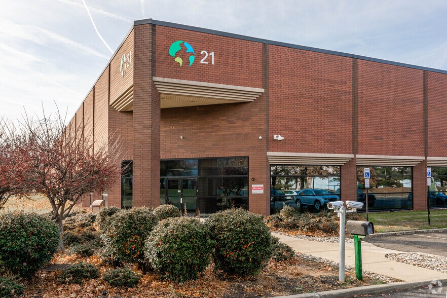 More Photos Of 21 S Middlesex Ave, Monroe Township Warehouse For Lease