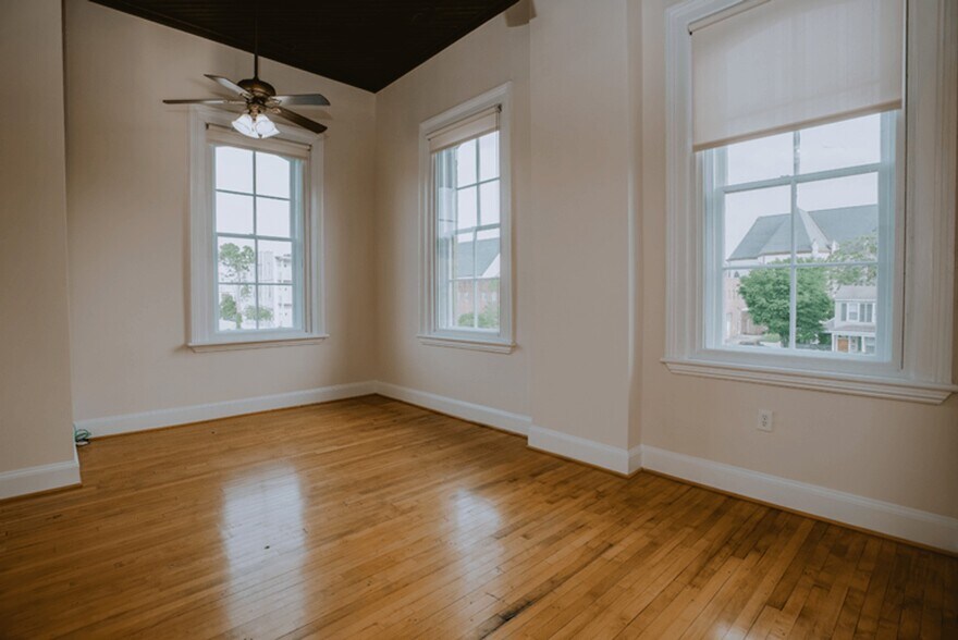 More Photos Of 441 Washington St, Portsmouth Office Residential For Sale