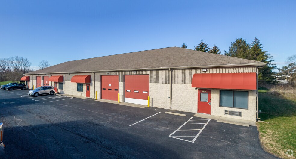More Photos Of 4121-4133 Weaver Ct, Hilliard Unknown For Lease