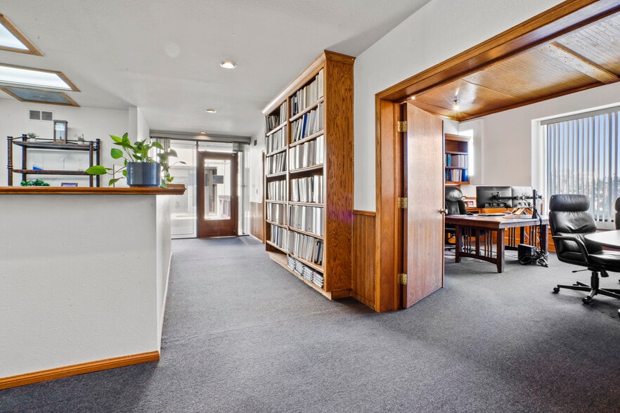 More Photos Of 2372-2382 SE Bristol St, Newport Beach Medical For Lease