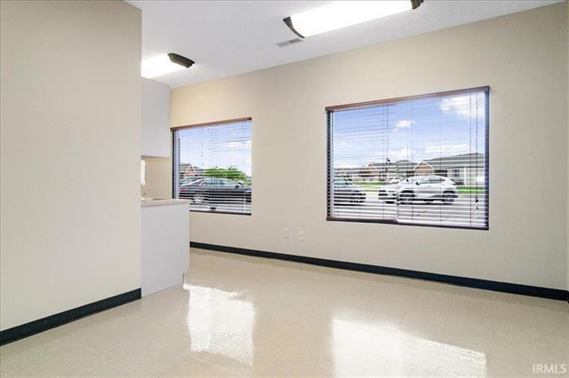 More Photos Of 835 S 9th Ave, Haubstadt Medical For Lease