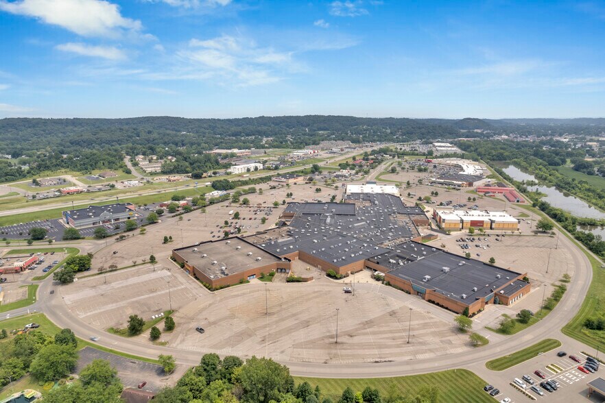 More Photos Of 1701 River Valley Cir S, Lancaster Department Store For Lease