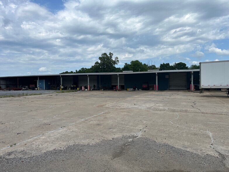 More Photos Of 674 Highway 8, Sicily Island General Retail For Sale