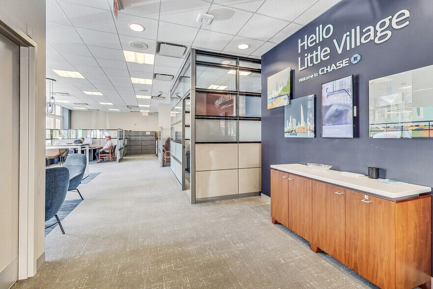 More Photos Of 3101 W Cermak Rd, Chicago Storefront Retail Office For Lease