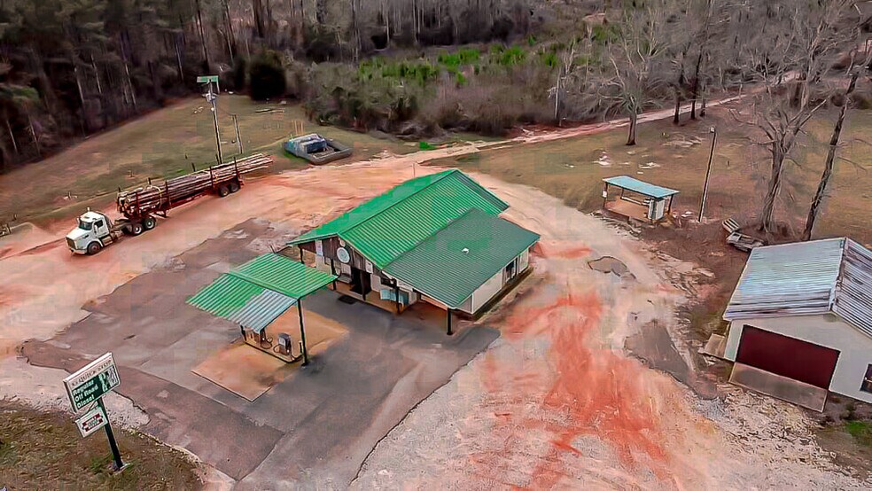 More Photos Of 2777 Hwy 83, Evergreen Service Station For Sale