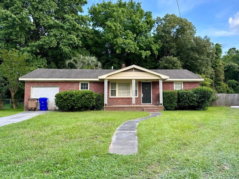 More Photos Of 1141 Bonnie Ln, Mount Pleasant Apartments For Sale