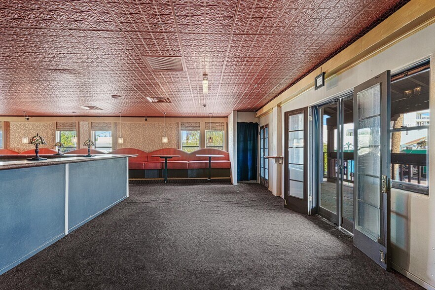 More Photos Of 369 N Palm Canyon Dr, Palm Springs Restaurant For Sale