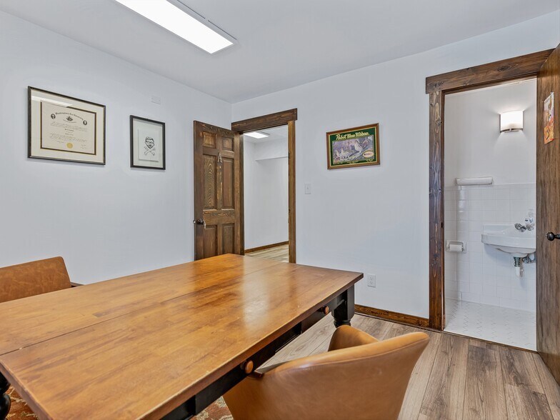 More Photos Of 5 Doctors Park, Asheville Medical For Lease