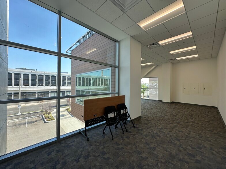 More Photos Of 4625-4635 Admiralty Way, Marina Del Rey Unknown For Lease