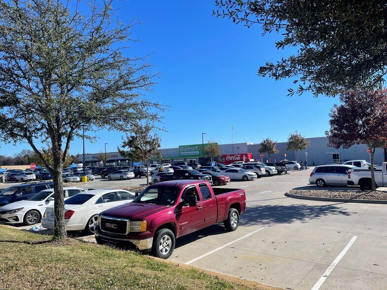 More Photos Of 804 E Belt Line Rd, Cedar Hill General Retail For Sale