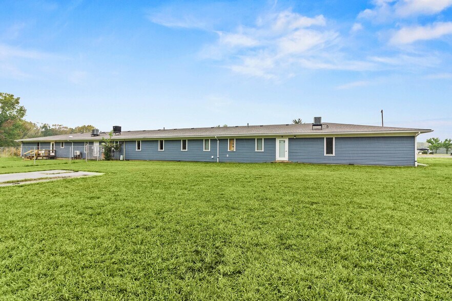 More Photos Of 643 Bodey Cir, Urbana Storefront Retail Office For Sale