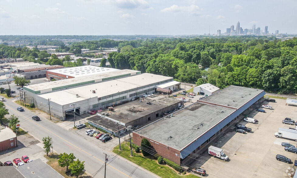 More Photos Of 635 Atando Ave, Charlotte Light Distribution For Lease