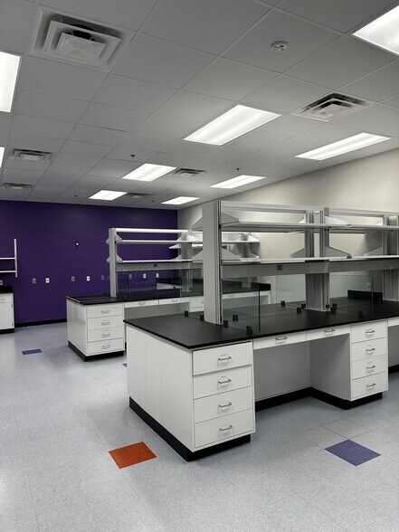 More Photos Of 13859 Progress Blvd, Alachua Office For Lease