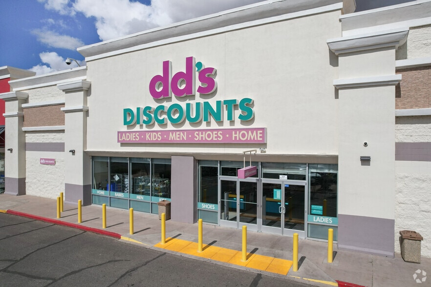 More Photos Of 204 W 5th St, Douglas Unknown For Lease