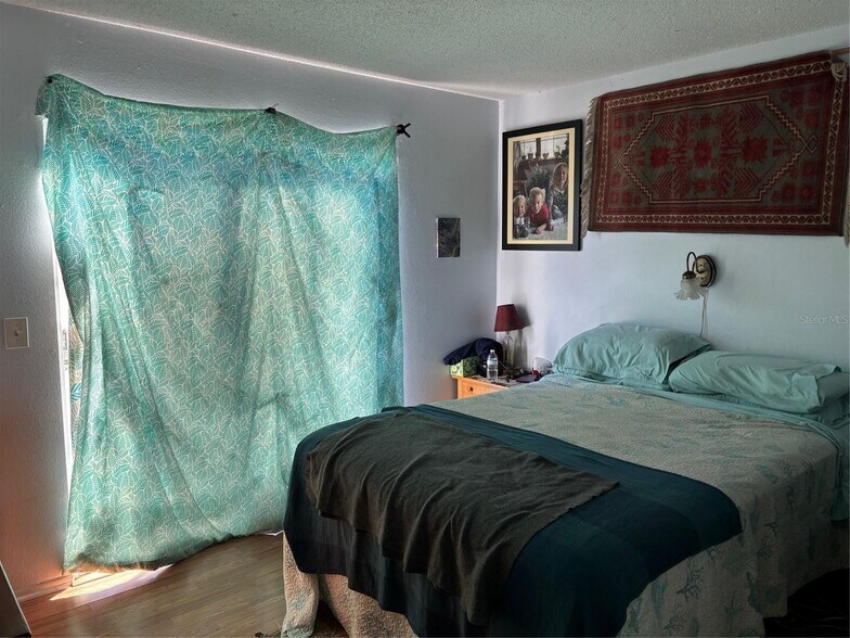 More Photos Of 3016 Avenue C, Holmes Beach Storefront Retail Residential For Sale