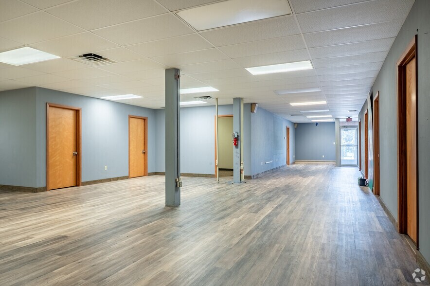 More Photos Of 130 N 1st St, Wausau Storefront Retail Office For Sale