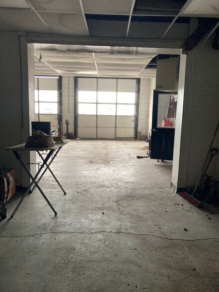 More Photos Of 2288 William St, Cheektowaga Service For Sale