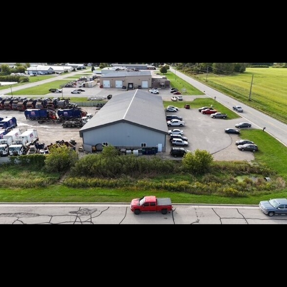 More Photos Of 1120 Pearl St, Seymour Township Warehouse For Lease