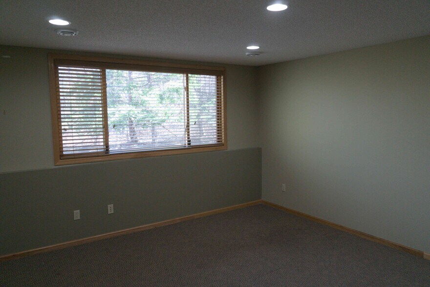 More Photos Of 8925-8929 Aztec Dr, Eden Prairie Office For Lease