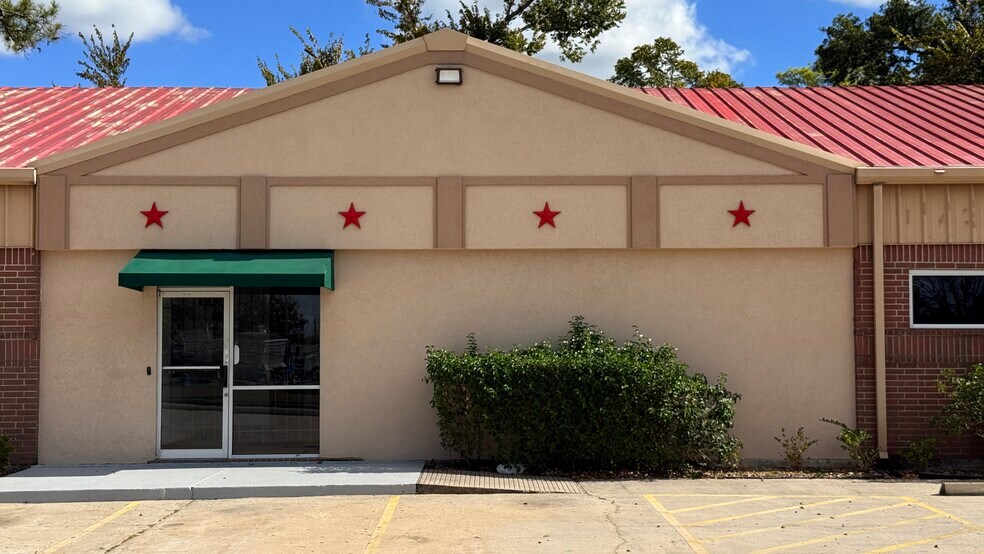 More Photos Of 2910 Antoine Dr, Houston Unknown For Lease