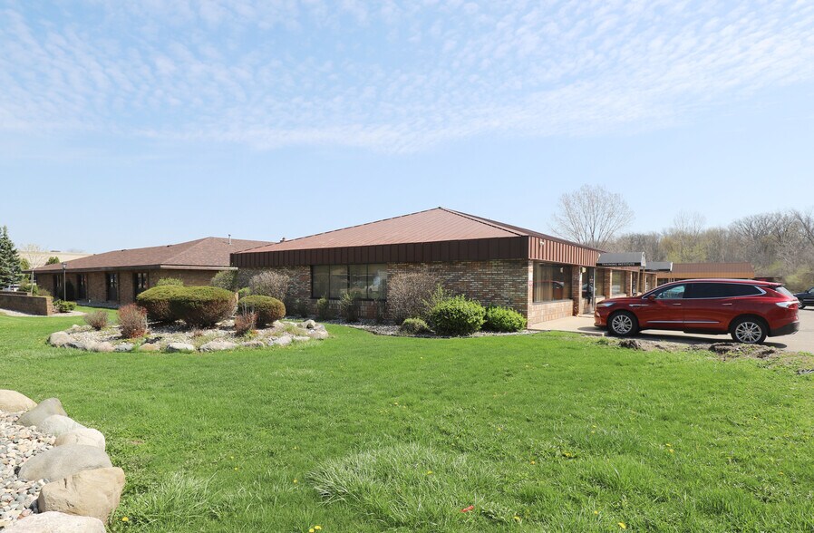 More Photos Of 2255 S Linden Rd, Flint Office For Sale