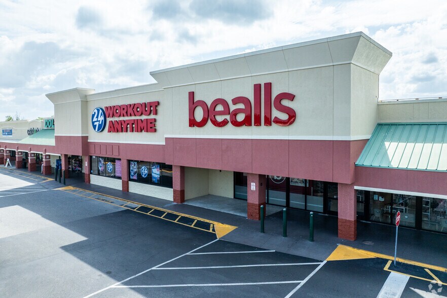 More Photos Of 3229-3265 Garden St, Titusville General Retail For Lease
