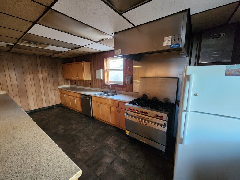 More Photos Of 21502 Pickett Ave, South Chesterfield Office For Sale
