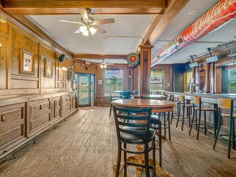 More Photos Of 200 N Main St, Dupo Specialty For Sale