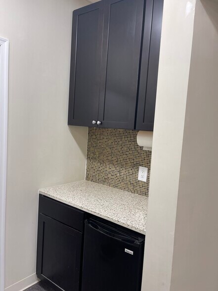 More Photos Of 5715 Industry Ln, Frederick Flex For Lease