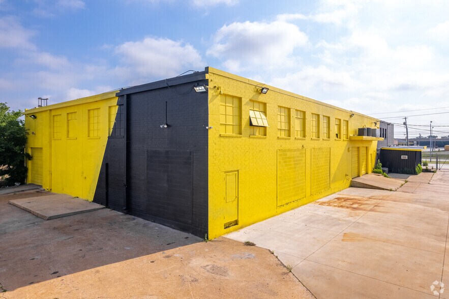 More Photos Of 10807 Harry Hines Blvd, Dallas Storefront Retail Office For Lease