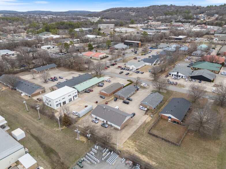 More Photos Of 79 Colt Square Dr, Fayetteville Unknown For Lease