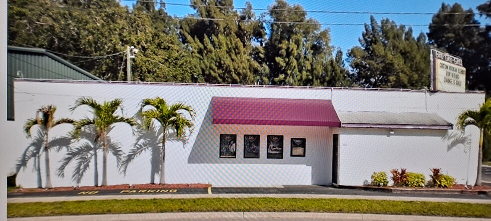 Primary Photo Of 14411 US Highway 19 N, Clearwater Warehouse For Lease