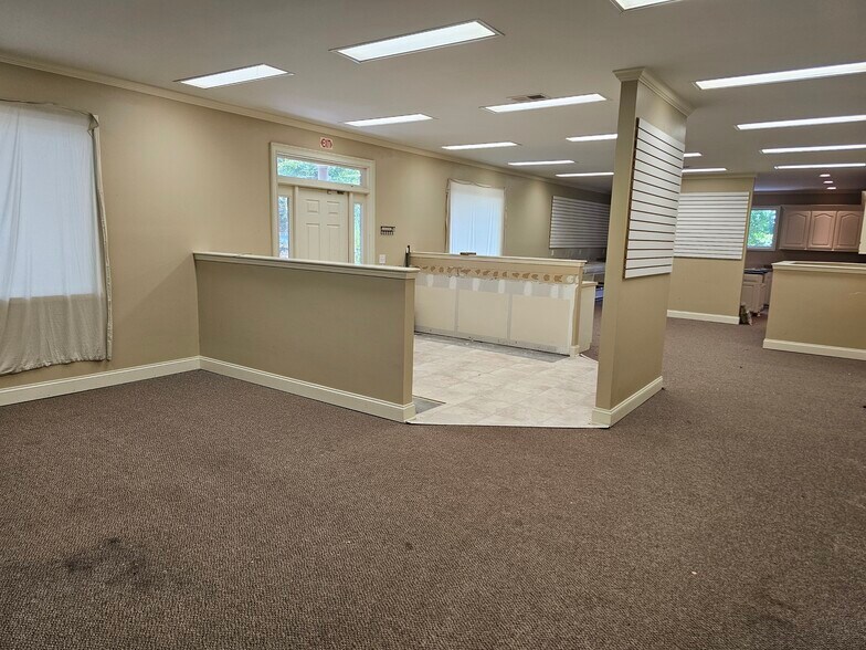 More Photos Of 301 Ramblin Rd, West Columbia Office For Sale