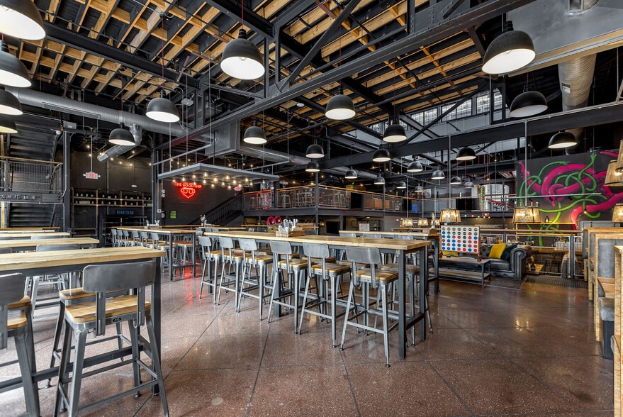 More Photos Of 316-320 Reading Rd, Cincinnati General Retail For Lease