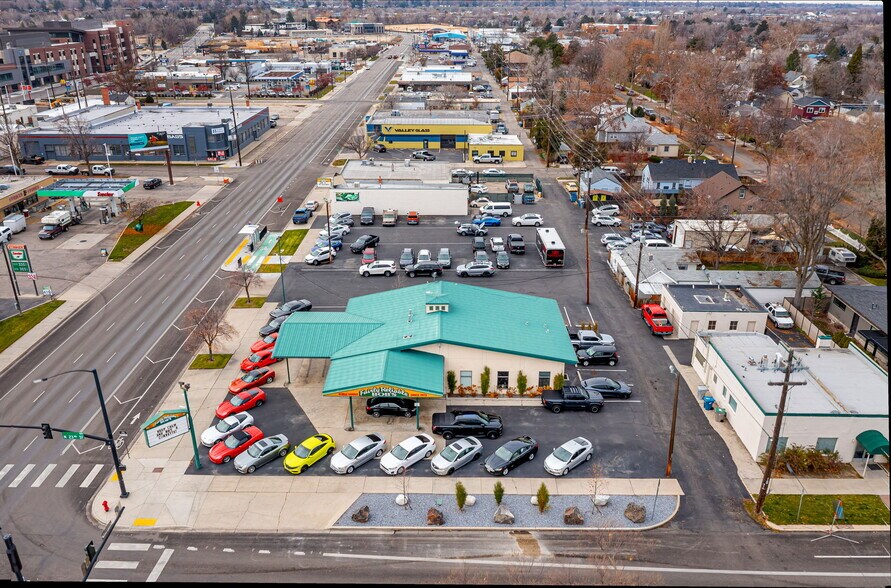More Photos Of 2304 W Main St, Boise Auto Dealership For Lease