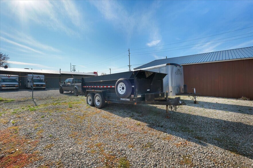 More Photos Of 1518 Petunia Ave, Louisville Warehouse For Sale