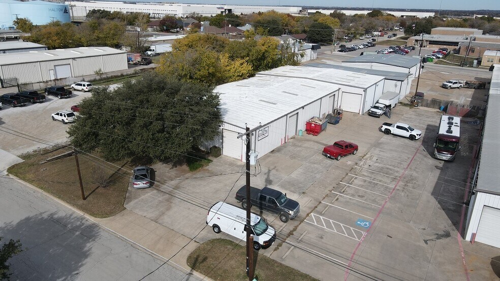 More Photos Of 4409 Garland Dr, Haltom City Manufacturing For Lease
