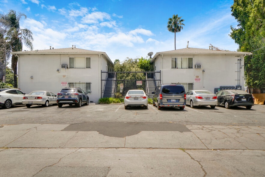 More Photos Of 6705 De Longpre Ave, Los Angeles Apartments For Sale