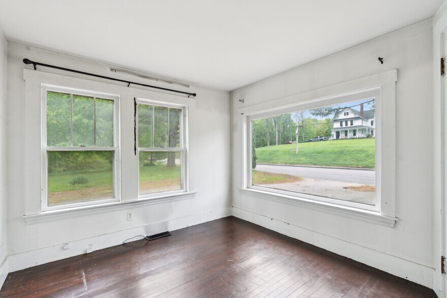 More Photos Of 705 Maine Ave, Farmingdale Multifamily For Sale