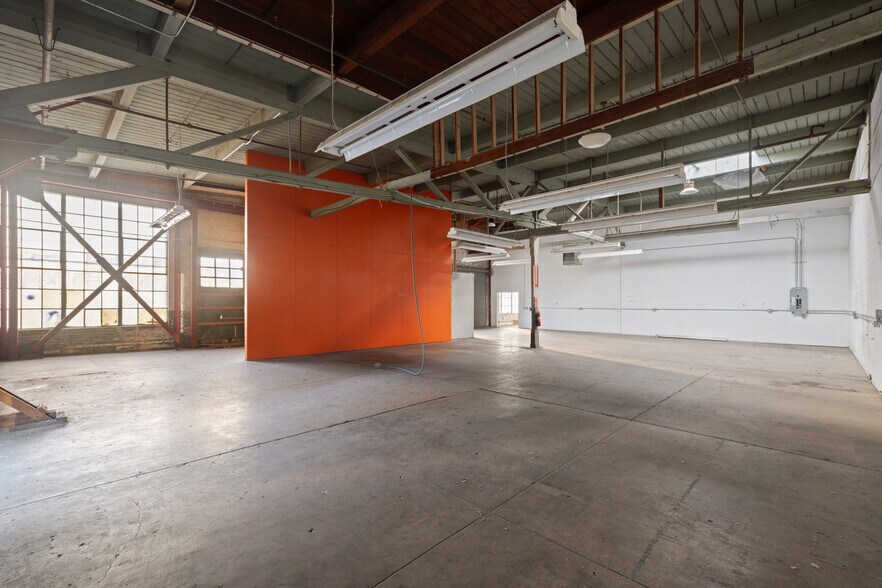 More Photos Of 4512-4514 Hollis St, Emeryville Warehouse For Lease