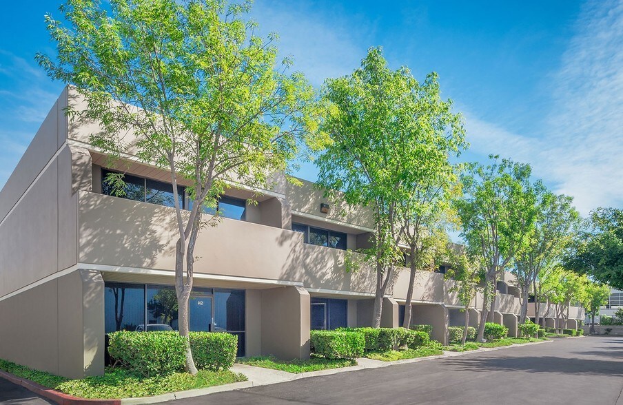 More Photos Of 3100 Airway Ave, Costa Mesa Light Distribution For Lease