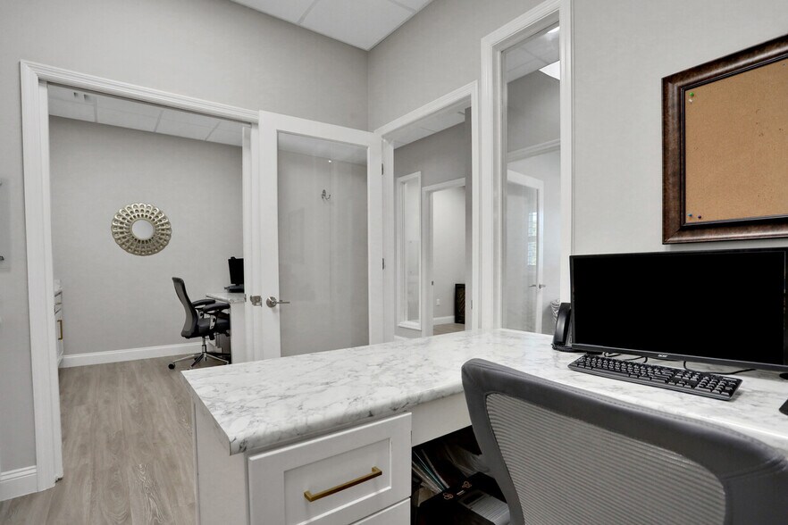 More Photos Of 1845 East West Pky, Fleming Island Medical For Lease