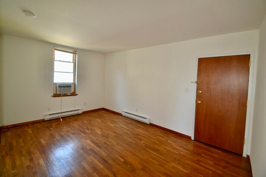 More Photos Of 510 Piermont Ave, Piermont General Retail For Sale