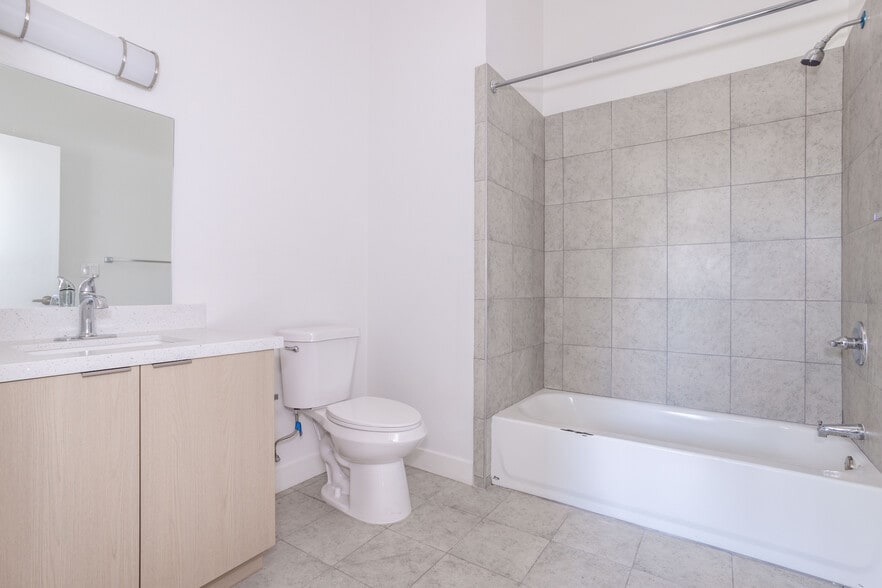 More Photos Of 7410 Avalon Blvd, Los Angeles Apartments For Sale