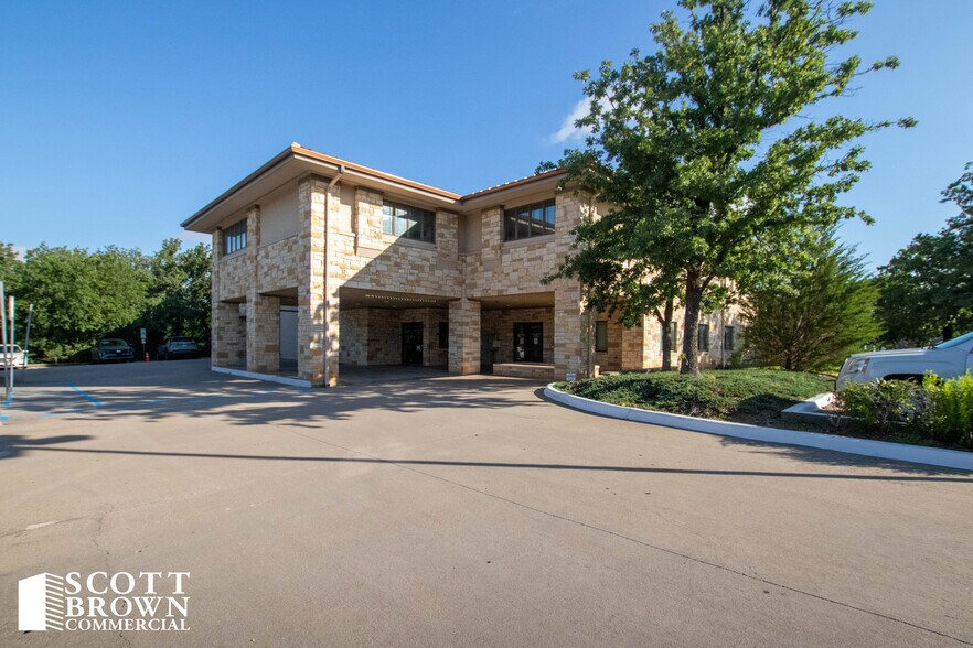 More Photos Of 3200 Colorado Blvd, Denton Healthcare For Lease