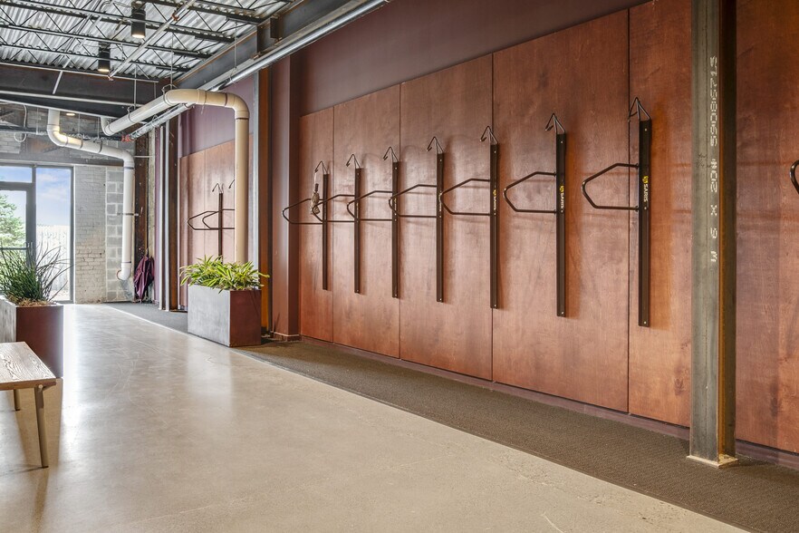 More Photos Of 1325 Quincy St NE, Minneapolis Loft Creative Space For Lease