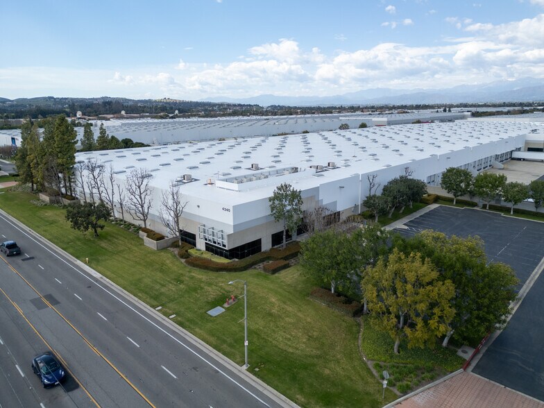 More Photos Of 4340 Eucalyptus Ave, Chino Warehouse For Lease