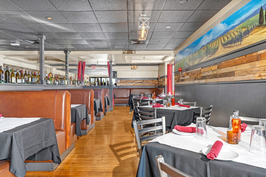 More Photos Of 2099 Post Rd, Warwick Restaurant For Sale